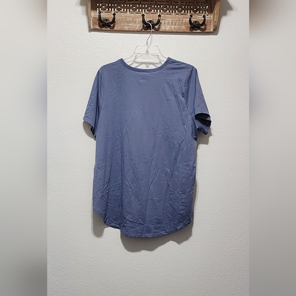 Hi low tshirt - Picture 2 of 4